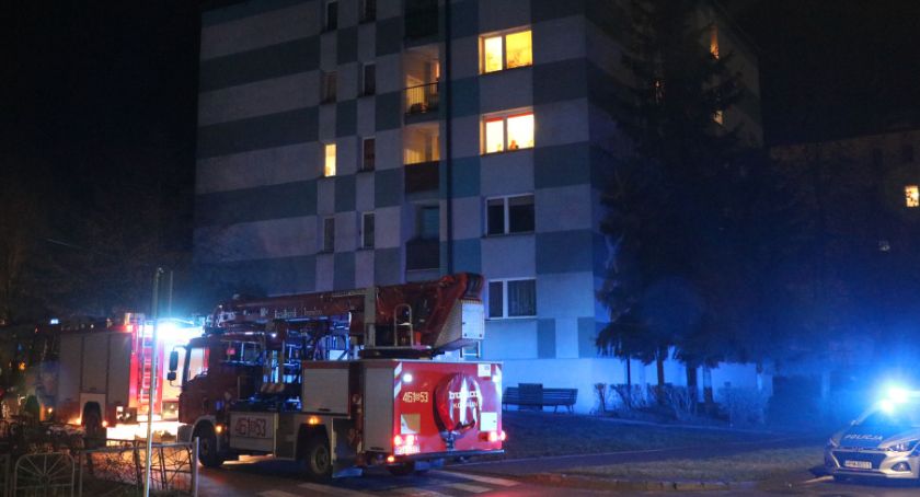 Zauważyli dym i wezwali straż