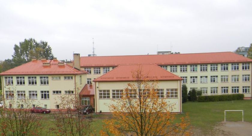 Prąd dla szkół wprost z natury