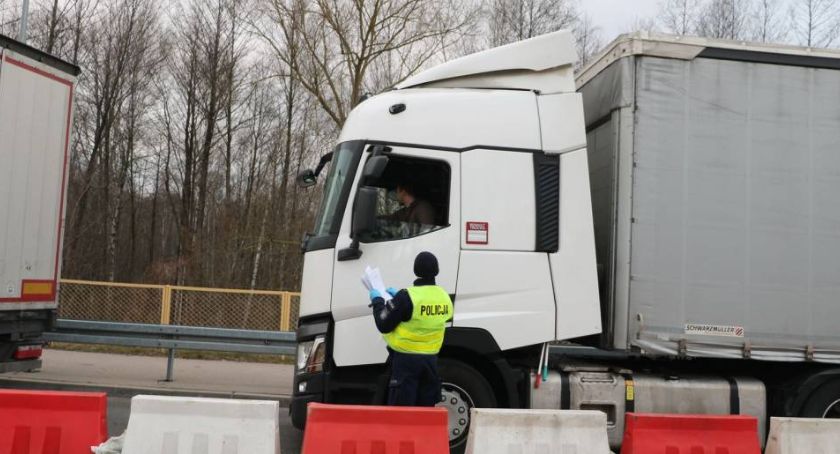 Kolejki na granicy rozładowane