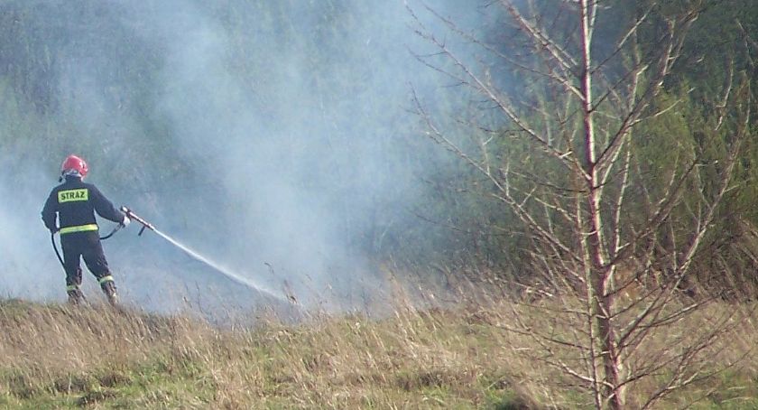 Niechlubny sezon wypalania traw rozpoczęty