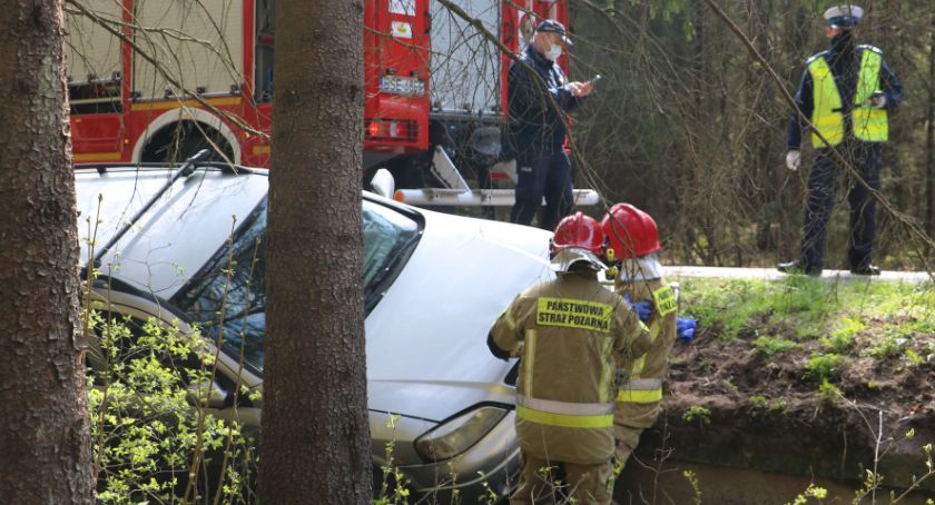 Pijany kierowca zjechał z drogi