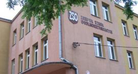 Tylko ośmiu uczniów w mundurowej klasie