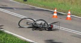 Rowerzystka wjechała przed samochód. Jej stan jest ciężki.