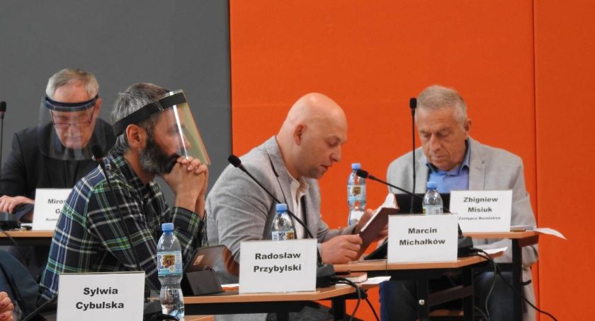 Wotum zaufania i absolutorium udzielone