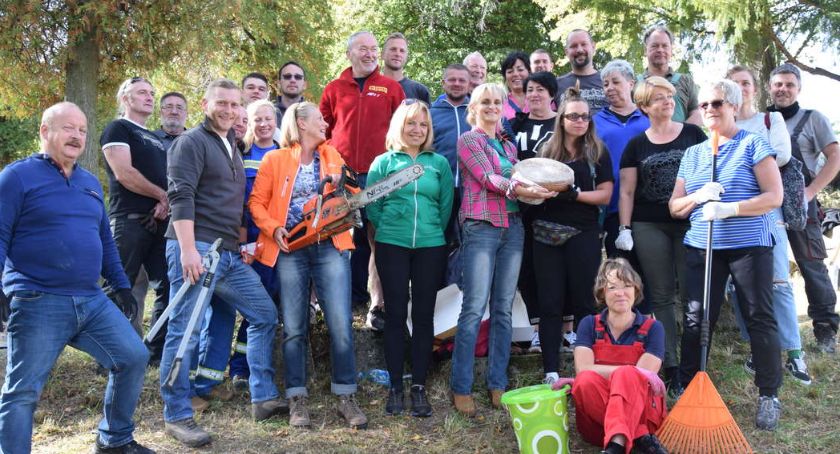 Porządkowanie ewangelickiego cmentarza w Szklarskiej Porębie Dolnej