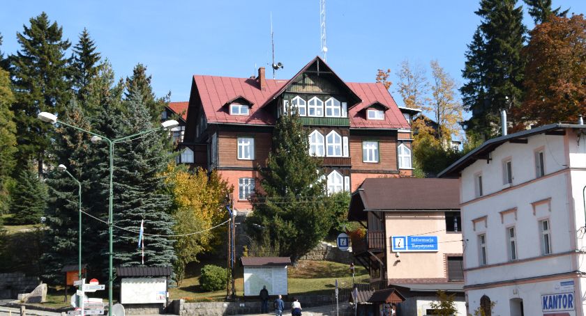 Koronawirus Raport : Zamknięta Informacja Turystyczna i Biblioteka Miejska