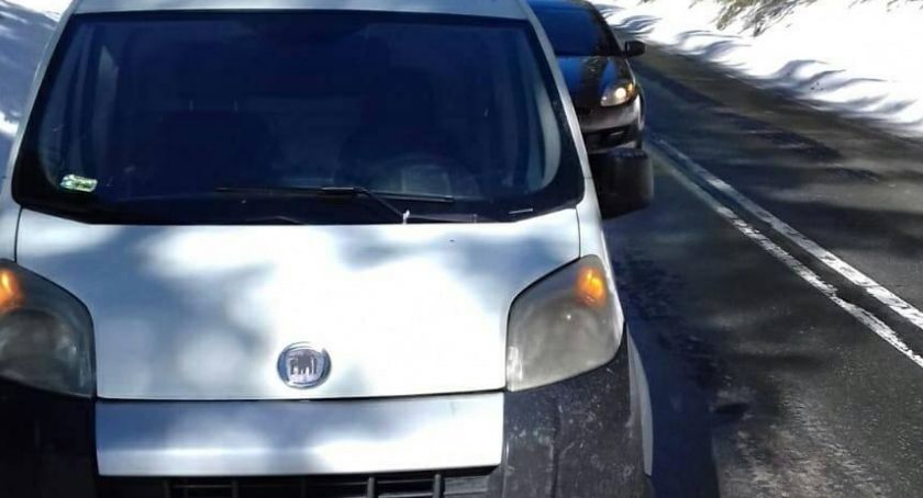 Zasnął w aucie na drodze ze Świeradowa do Szklarskiej Poręby