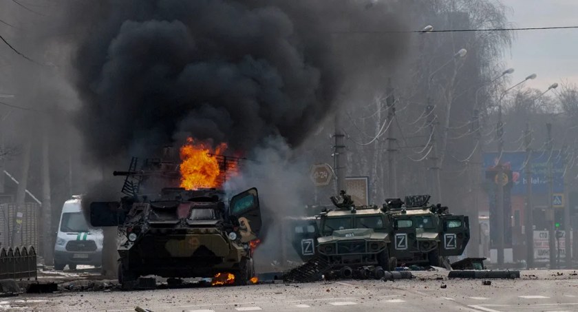 Wojna na Ukrainie - Które media warto śledzić? Dziennikarze podpowiadają.