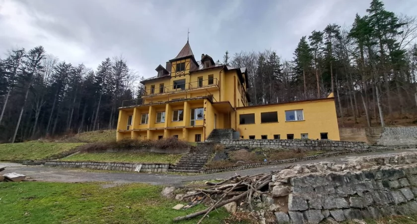 Koniec Horyzontu. Zrujnowany budynek zostanie rozebrany.