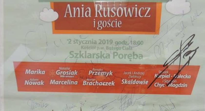 Licytacja plakatu z autografami