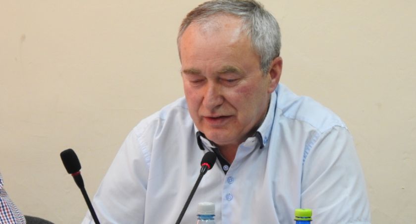 Burmistrz z absolutorium ale bez wotum zaufania
