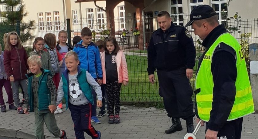 WSPÓŁPRACA Z POLICJĄ I STRAŻĄ MIEJSKĄ w Szkole Podstawowej Nr 1 w Szklarskiej Porębie 