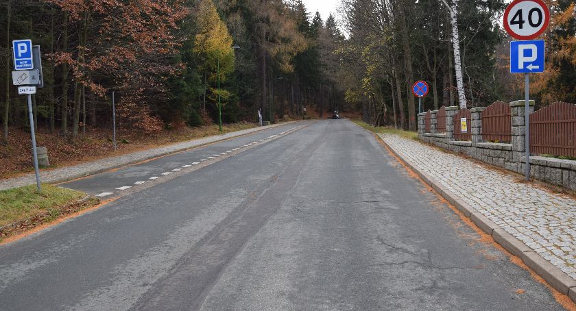 Ski Busem pod wyciąg. Zmiana organizacji ruchu na ulicy Uroczej