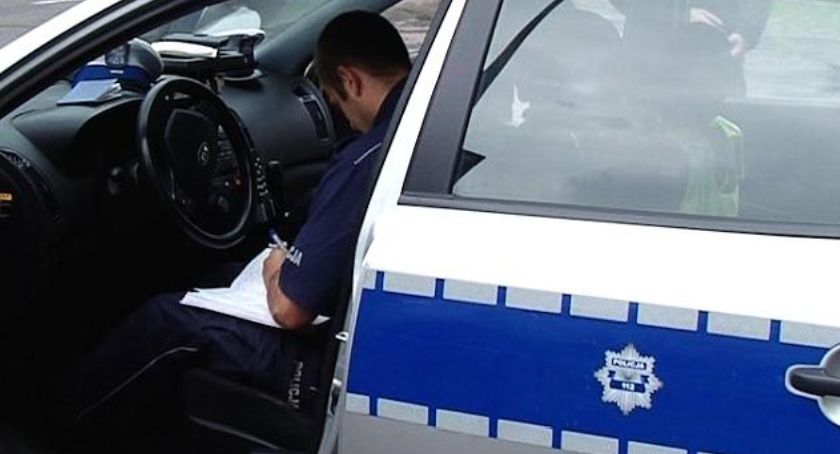 On naćpany, ona poszukiwana. Razem wybrali się na wycieczkę