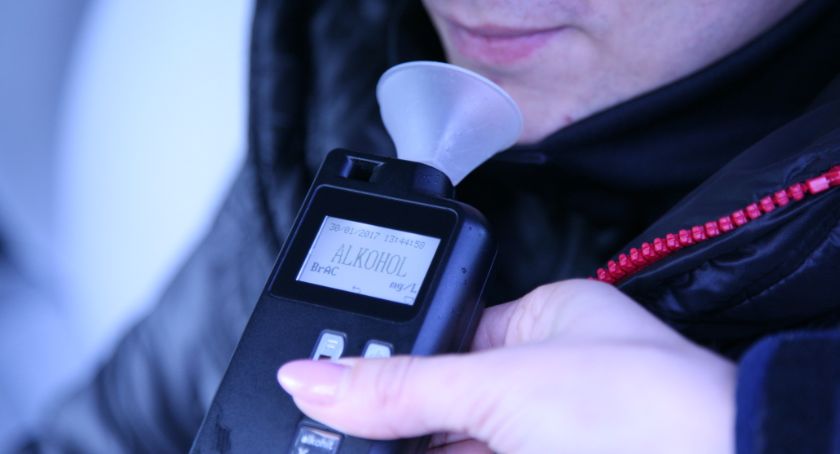 Policja zatrzymała pijanego kierowcę. Wydmuchał 3 promile alkoholu!