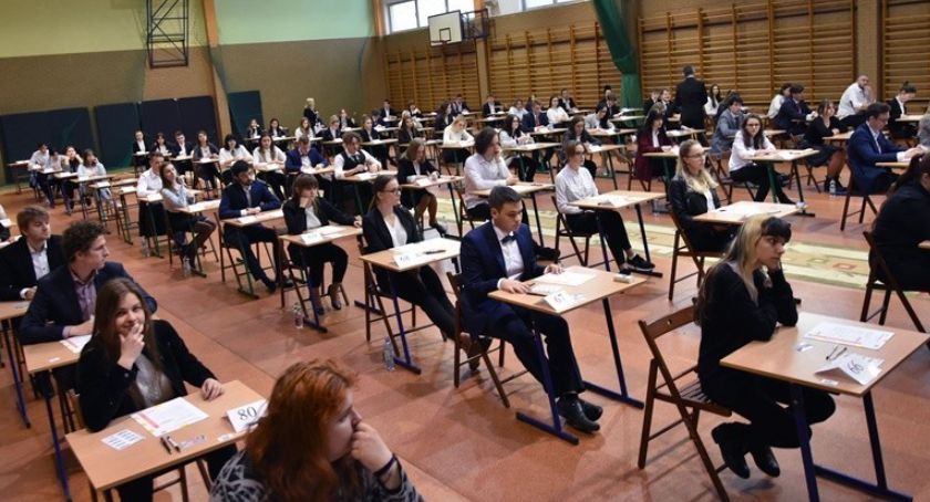 Matura 2020. W poniedziałek ruszają opóźnione egzaminy dojrzałości