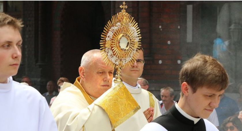 W ten czwartek Boże Ciało – czy odbędą się tradycyjne procesje?