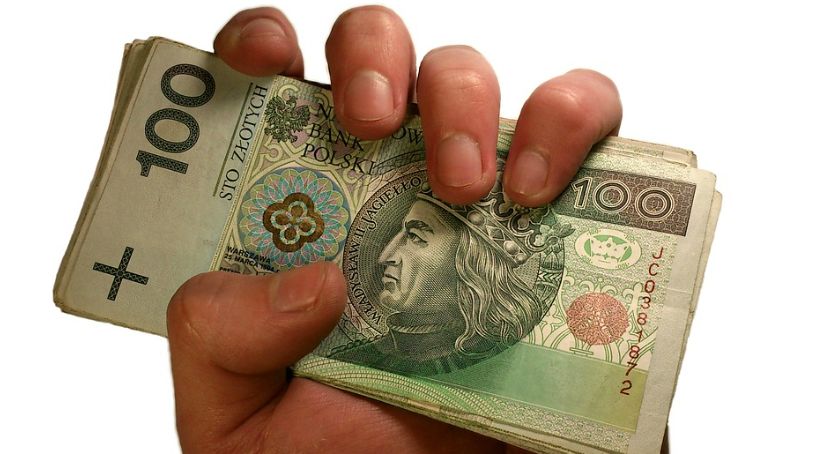 Zaglądamy w kieszenie władzy i jej ludzi. Ile zarobili w 2019 roku?