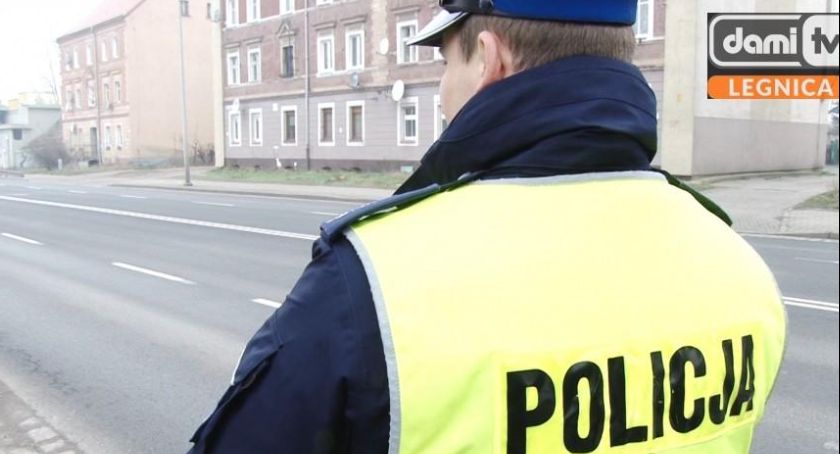 30-latek z Legnickiego Pola zamiast prawa jazdy zabrał do kieszeni narkotyki
