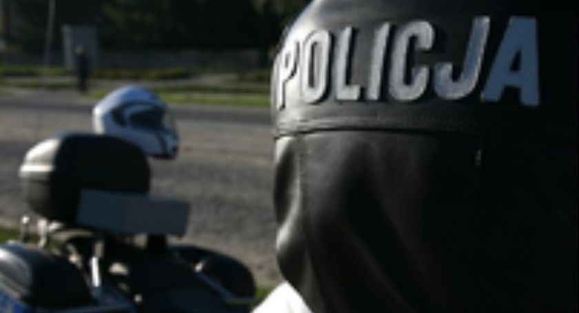 Pijany, poszukiwany przez policję 34-latek, przewoził autem dzieci