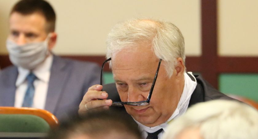 Prezydent Tadeusz Krzakowski otrzymał od rady miejskiej wotum zaufania