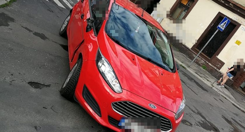Pijana kobieta kierowała autem z dwójką dzieci. Zatrzymał ją inny kierowca