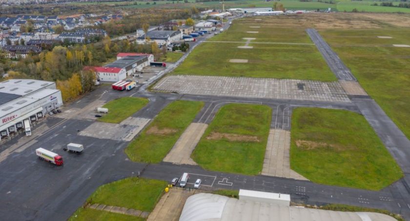 Kto wybuduje drogę łączącą byłe lotnisko z rondem Bitwy Legnickiej 1241?