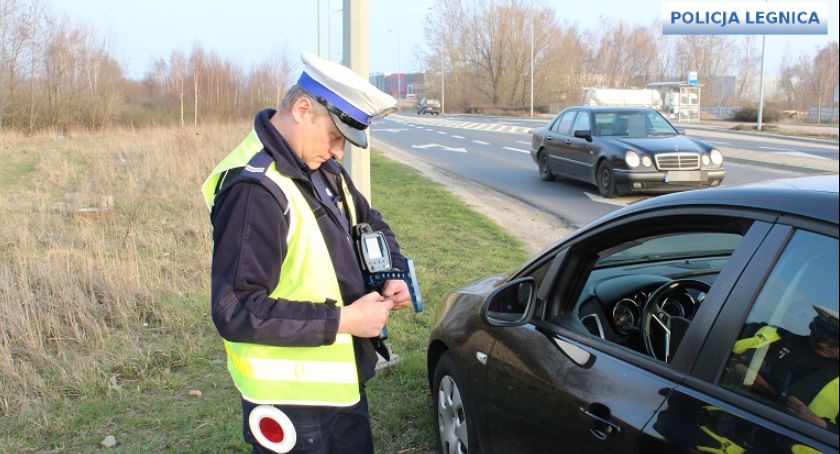 Kilkunastu kierowców zatrzymanych w weekend. Rekordzista miał 3 prom. alkoholu 