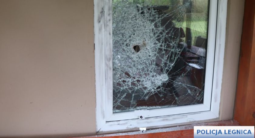 Włamywacz złapany na gorącym uczynku. 22-latkowi grozi 15 lat więzienia 