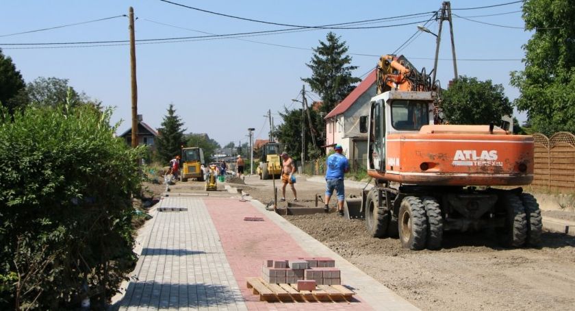 Władza chwali się tempem prac na ul. Szczytnickiej. Wyrobią się w terminie?