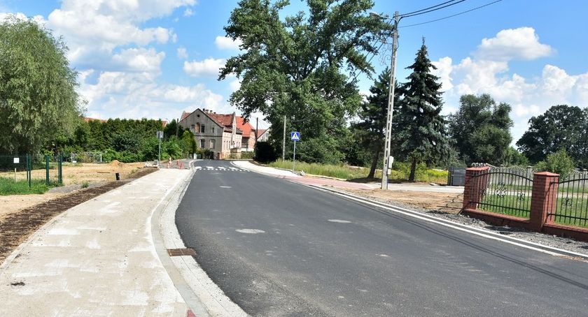 Dobra wiadomość dla kierowców. Droga przez Bartoszów przejezdna!