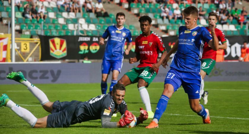 Miedź Legnica wypożyczyła napastnika. Pozostanie w Fortuna I Lidze