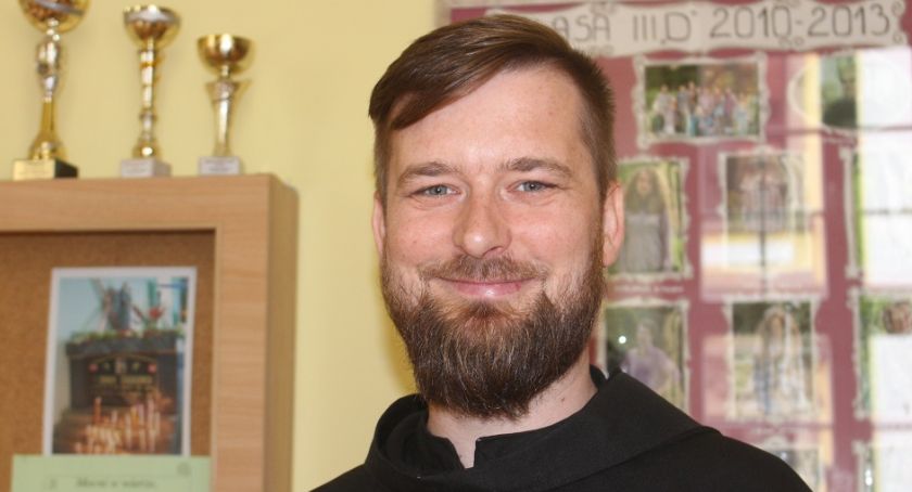 Katolickie liceum rozpoczyna nowy rok szkolny z nowym dyrektorem