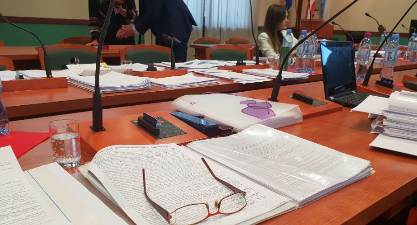 Za tydzień pierwsza po wakacjach sesja rady miejskiej – czym się zajmą radni?