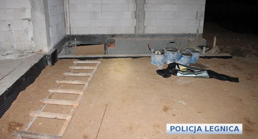 Włamywacz wpadł podczas akcji. Zdradził go alarm, złapała ochrona