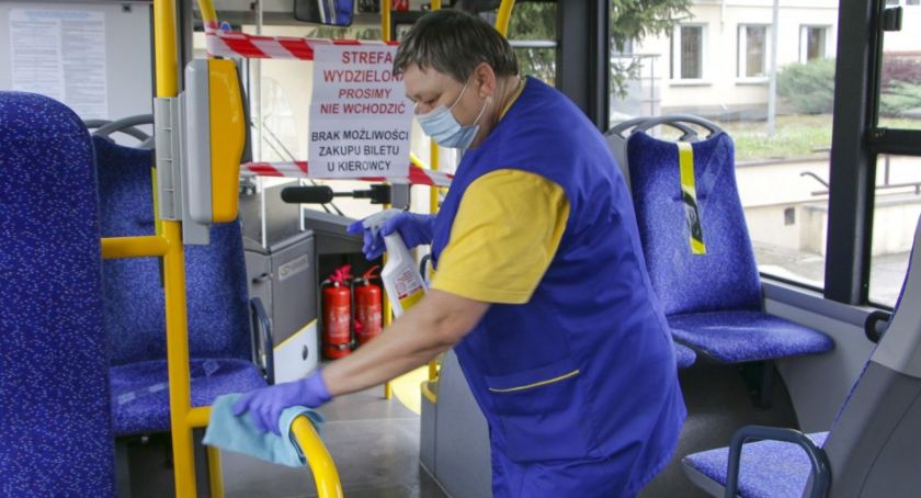 Koronawirus w Legnicy. MPK ozonuje i odkaża swoje autobusy