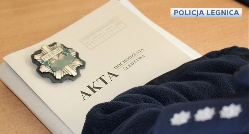 29-latek groził zabiciem ochroniarza w sklepie! Chciał ukraść whisky i kawę