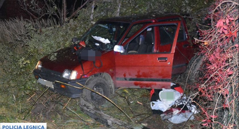 Długi pościg za naćpanym kierowcą. Ranny policjant, uszkodzony radiowóz 