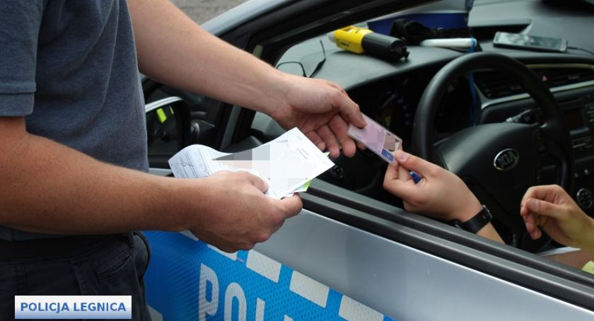 Pijany weekend na legnickich drogach. 68-latka wydmuchała blisko dwa promile