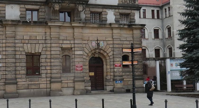 Koronawirus. Załatwiaj sprawy w urzędzie miasta bez wychodzenia z domu!