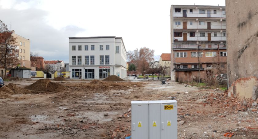 Prezydent odpisał radnemu w sprawie koszmarnej dziury w sercu Legnicy