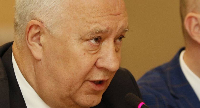 Prezydent Tadeusz Krzakowski przeforsował podwyżkę podatków