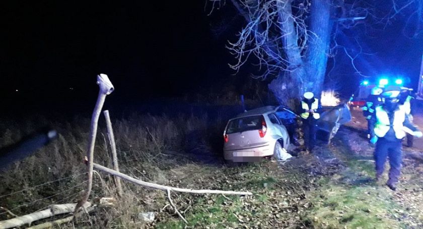 Śmiertelny wypadek pod Legnicą. Nie żyje 35-letni kierowca Fiata Punto