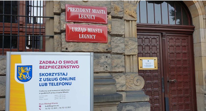 Wigilia w legnickich urzędach. Czy w czwartek załatwimy w nich sprawę?