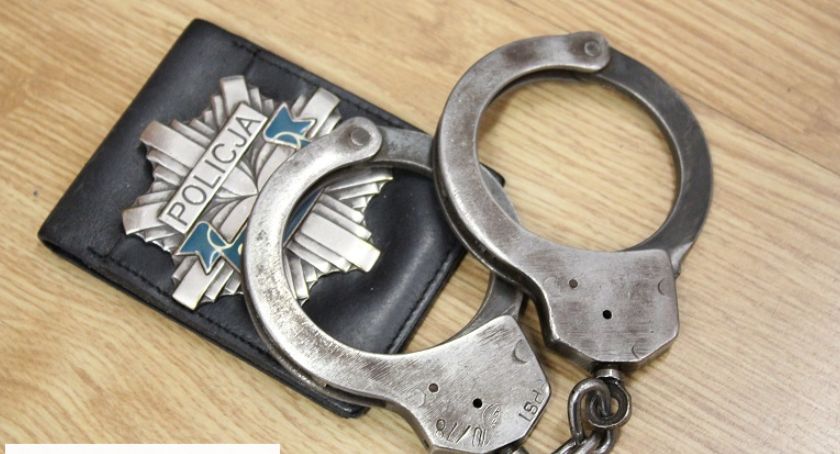 Groził policjantowi śmiercią. Może pójść do więzienia na dwa lata