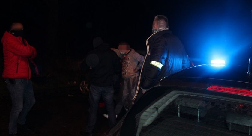 Nocna obława policyjna na terenie Legnicy. Zatrzymano kilka osób [ZDJĘCIA]