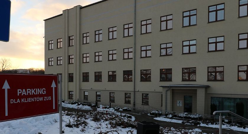 Afera w legnickim oddziale ZUS. Prokuratura skierowała do sądu akt oskarżenia