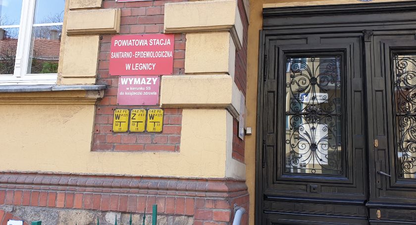 Koronawirus. Nauczyciele z Legnicy na testach - po feriach wrócą do szkół?