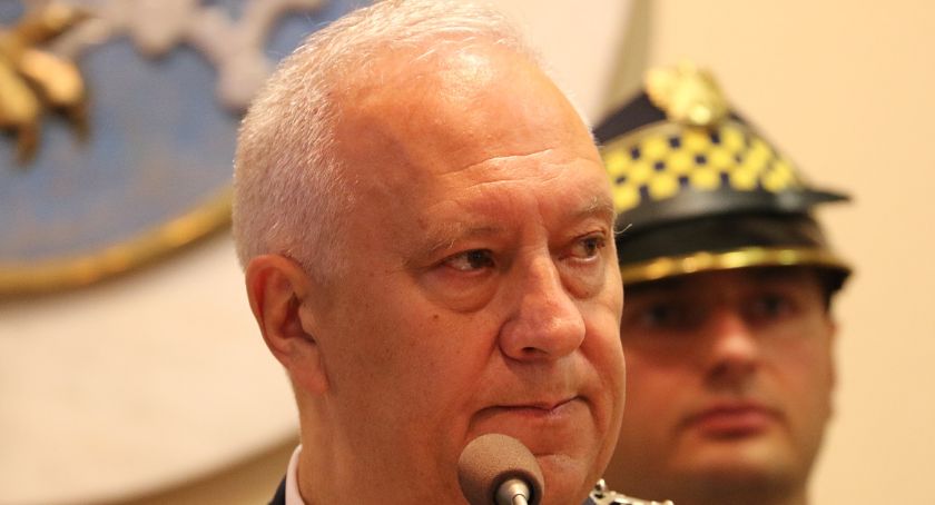 Prezydent Tadeusz Krzakowski po cichu odzyskał większość w radzie miejskiej