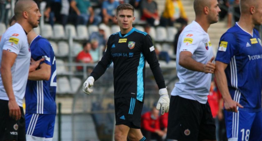 Bramkarz Miedzi Legnica szuka nowego pracodawcy w szwedzkiej II lidze